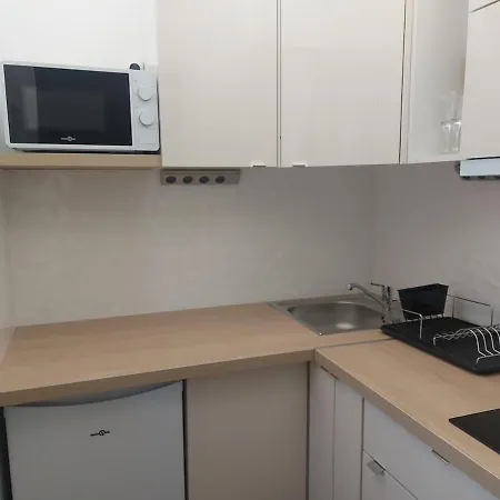 Quiet And Air-conditioned - Near And Cannes 아파트 *